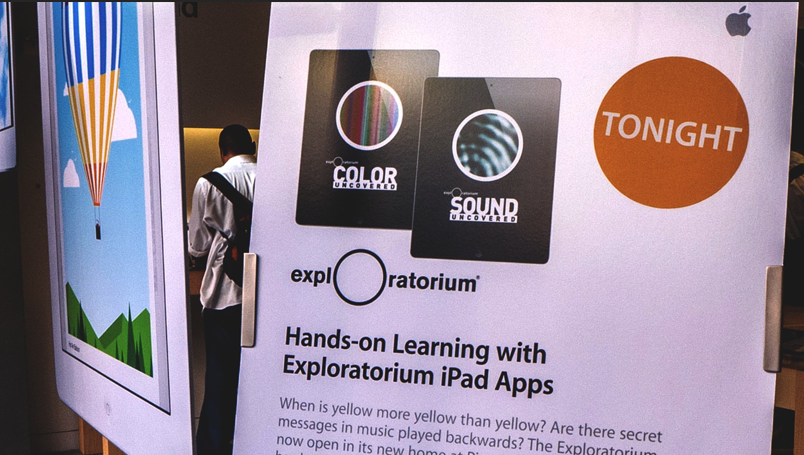 An Apple Store sign promoting a hands-on learning night with the Exploratorium iPad apps